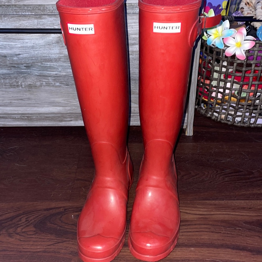 Hunter Red Rain Boots 👢